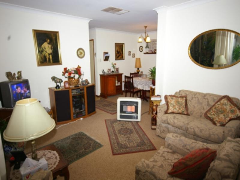 8 Towerhill Road, Alexander Heights WA 6064