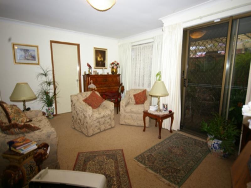 8 Towerhill Road, Alexander Heights WA 6064