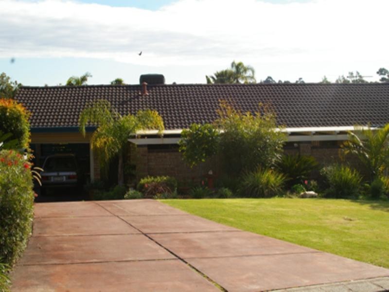 8 Towerhill Road, Alexander Heights WA 6064