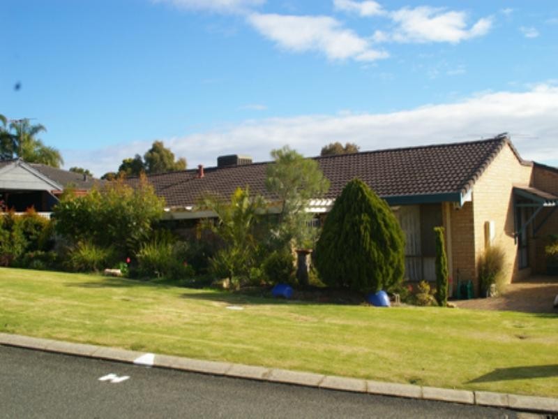 8 Towerhill Road, Alexander Heights WA 6064