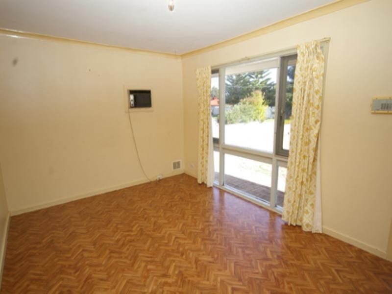 30 Meakers Way, Girrawheen WA 6064