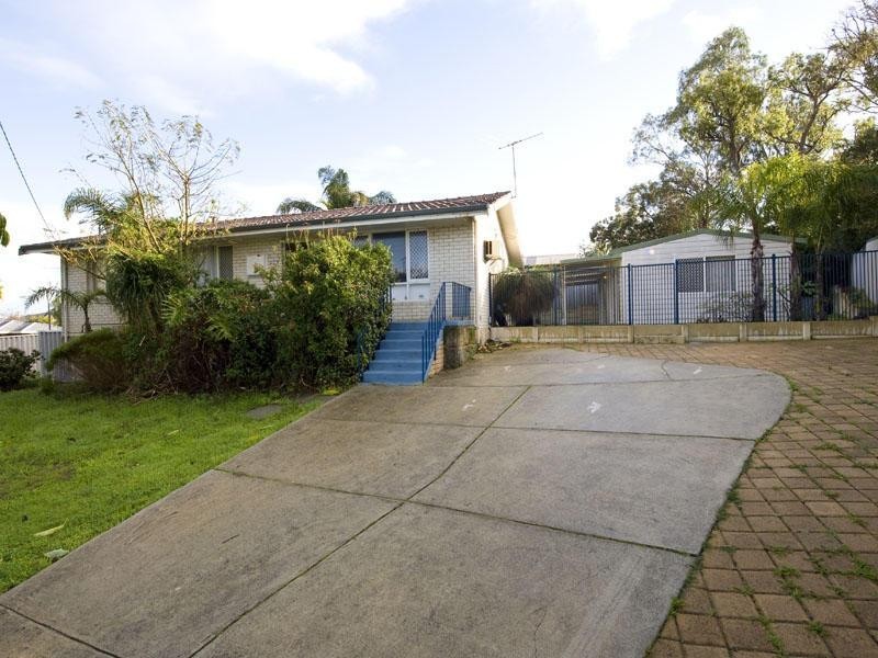 1 Barrows Way, Balga WA 6061