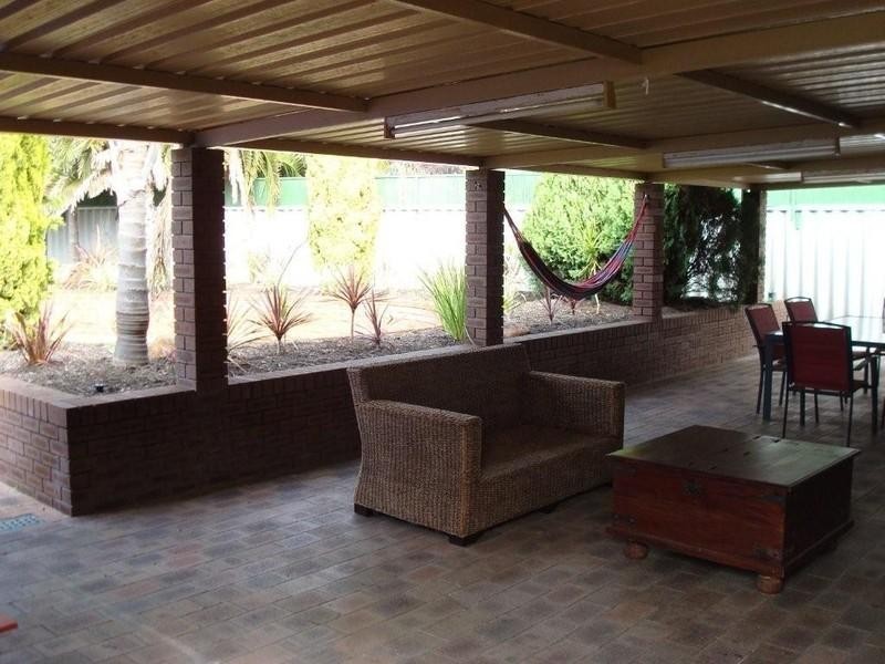 5 Le Grand Gardens, Marangaroo WA 6064