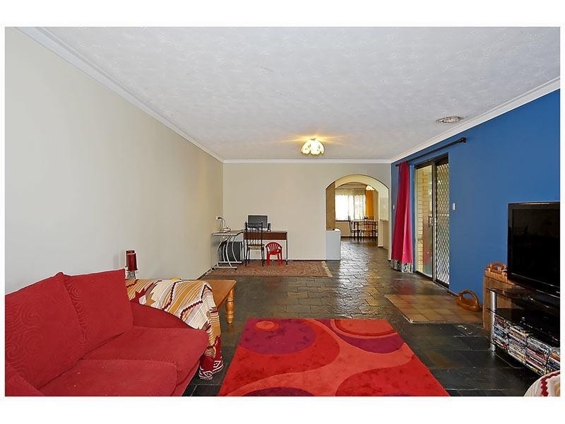 11 Quarkum Street, Wanneroo WA 6065