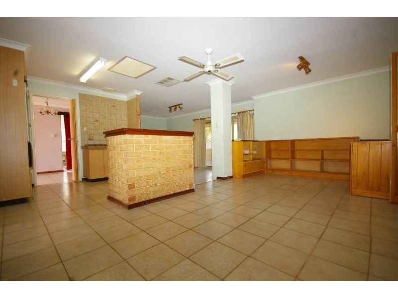 8 Avila Way, Alexander Heights WA 6064
