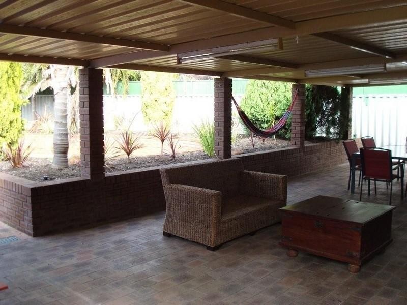 5 Le Grand Gardens, Marangaroo WA 6064