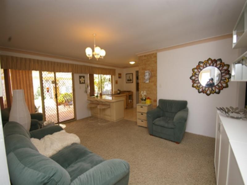 18 Dampier Loop, Mirrabooka WA 6061