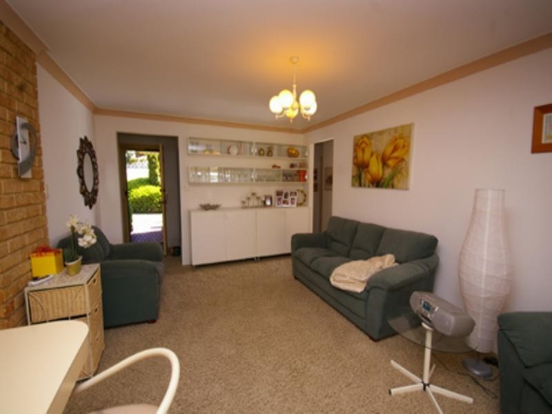 18 Dampier Loop, Mirrabooka WA 6061