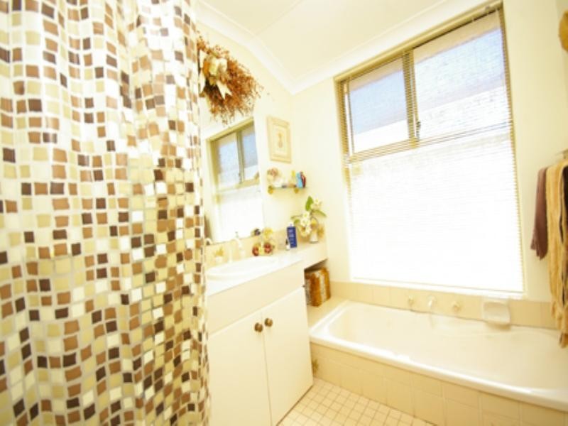 18 Dampier Loop, Mirrabooka WA 6061