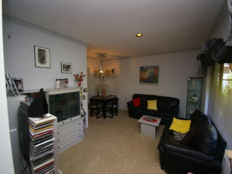 18 Dampier Loop, Mirrabooka WA 6061