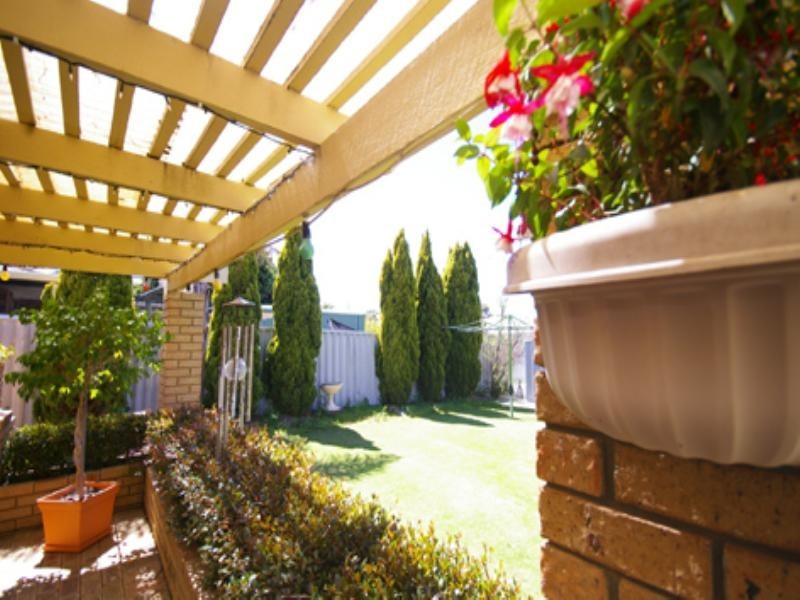 18 Dampier Loop, Mirrabooka WA 6061