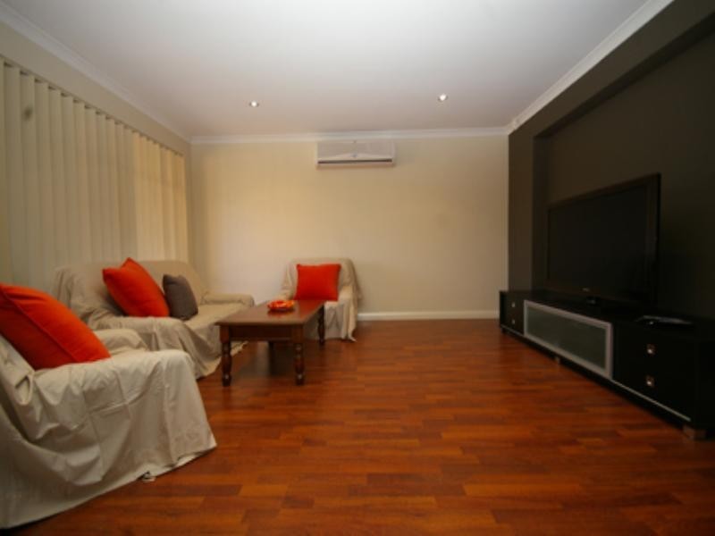 10 Whimbrel Parade, Beechboro WA 6063