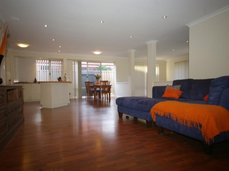 10 Whimbrel Parade, Beechboro WA 6063