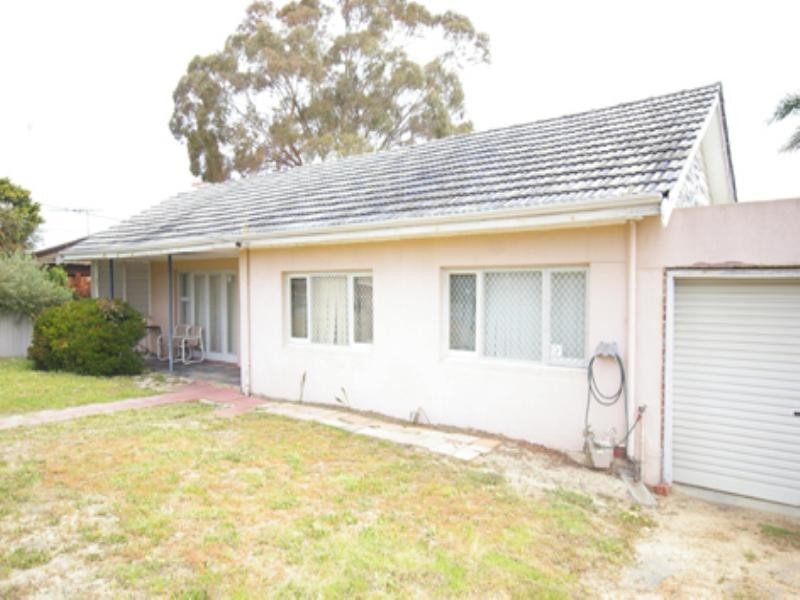 15 Noongah Street, Nollamara WA 6061