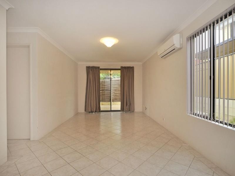 7b Robertsbridge Road, Nollamara WA 6061