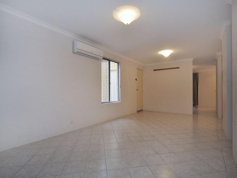 7b Robertsbridge Road, Nollamara WA 6061