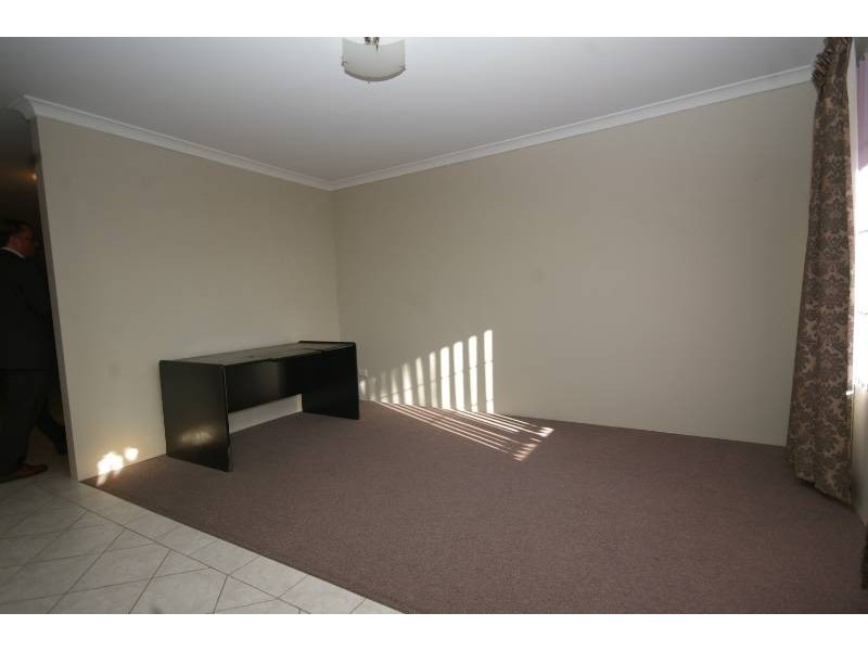 7b Robertsbridge Road, Nollamara WA 6061