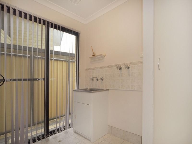 7b Robertsbridge Road, Nollamara WA 6061