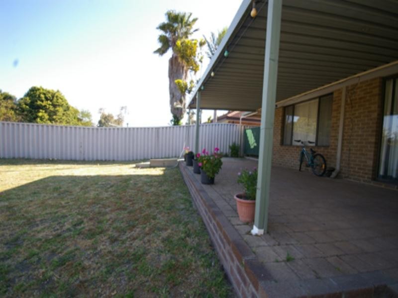 16 Dampier Loop, Mirrabooka WA 6061
