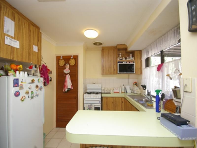 16 Dampier Loop, Mirrabooka WA 6061