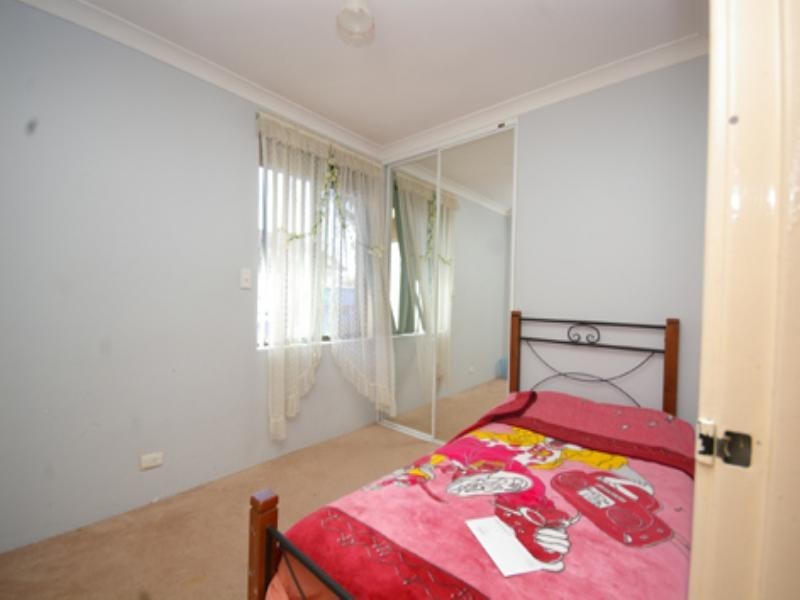 16 Dampier Loop, Mirrabooka WA 6061
