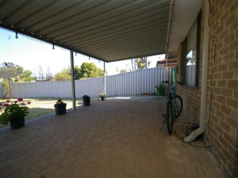 16 Dampier Loop, Mirrabooka WA 6061