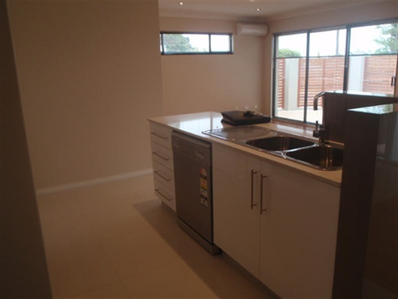 71A Eastdene Circle, Nollamara WA 6061