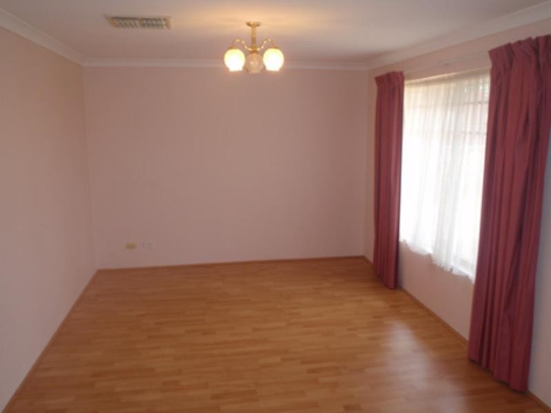 7 Emblem Loop, Alexander Heights WA 6064