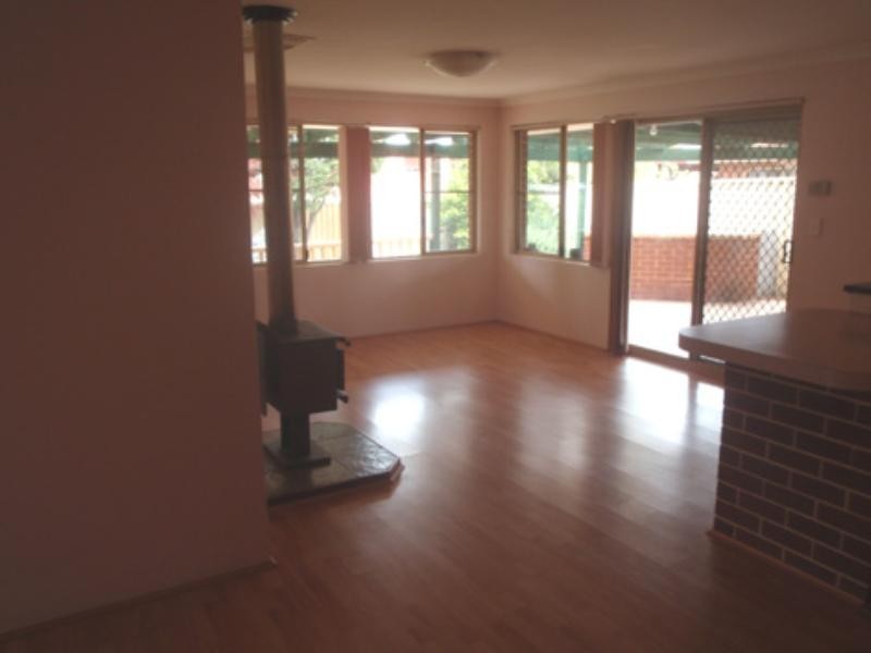 7 Emblem Loop, Alexander Heights WA 6064