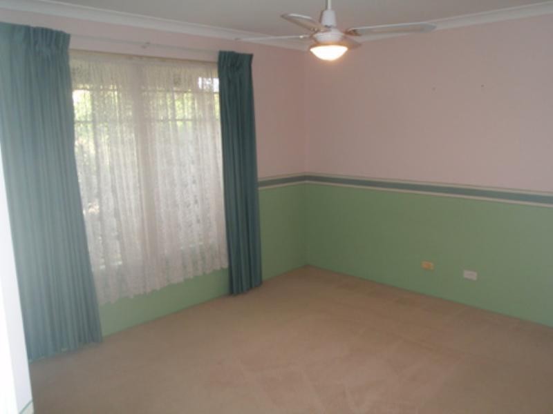 7 Emblem Loop, Alexander Heights WA 6064