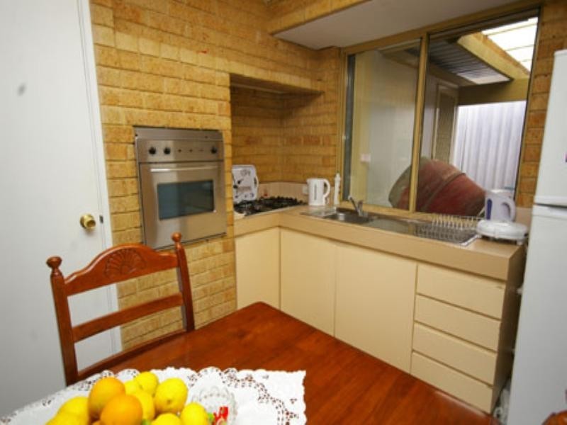 2 Snowdrop Retreat, Mirrabooka WA 6061