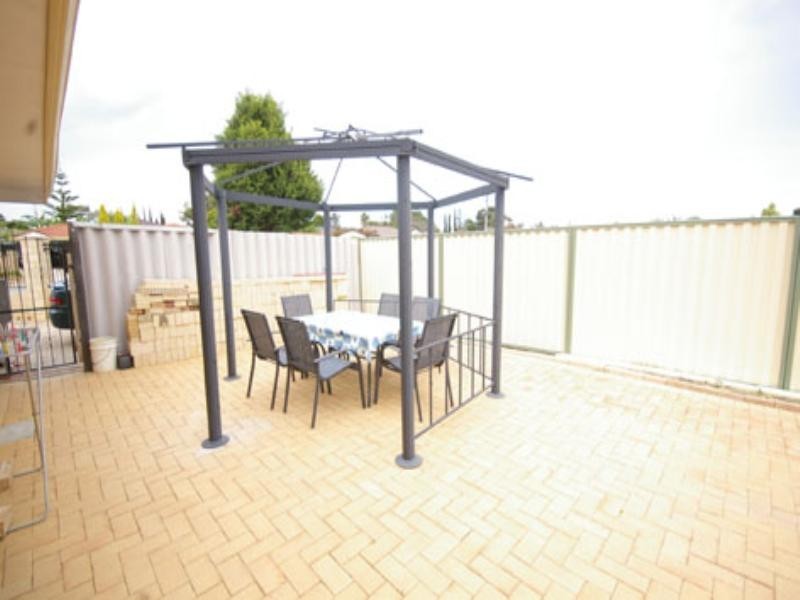2 Snowdrop Retreat, Mirrabooka WA 6061