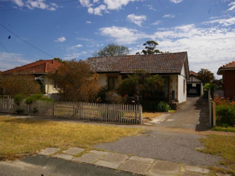 2 Toowong Street, Bayswater WA 6053