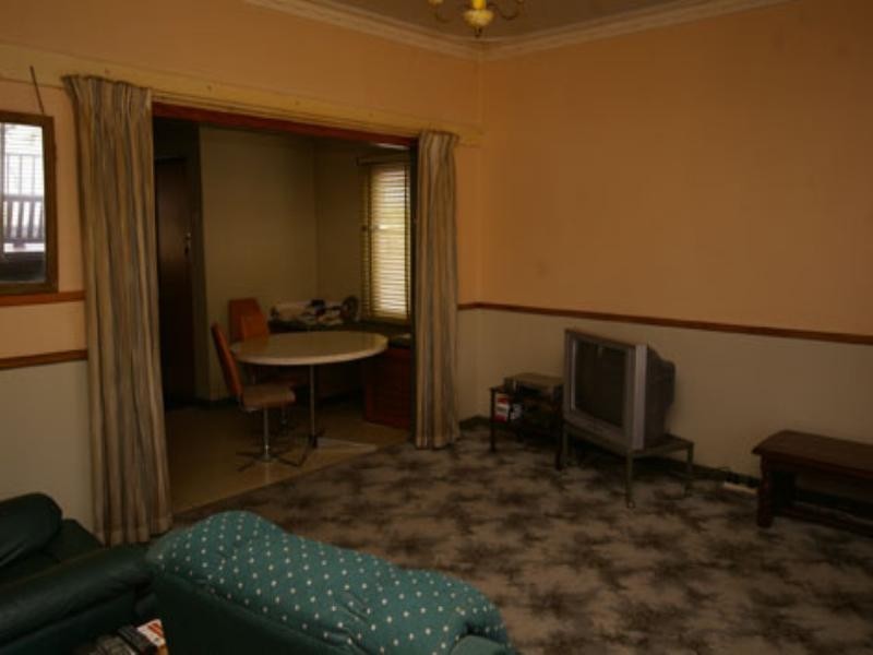 2 Toowong Street, Bayswater WA 6053