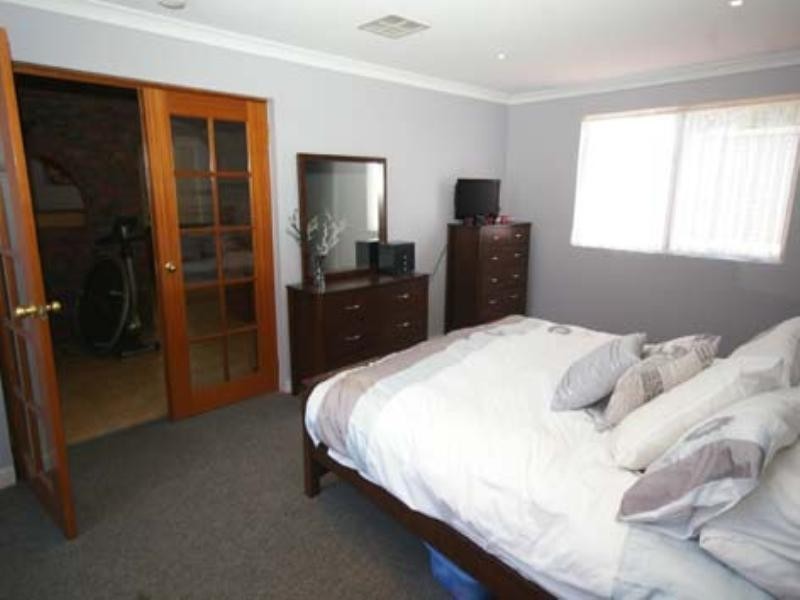 8 Binstead Court, Koondoola WA 6064