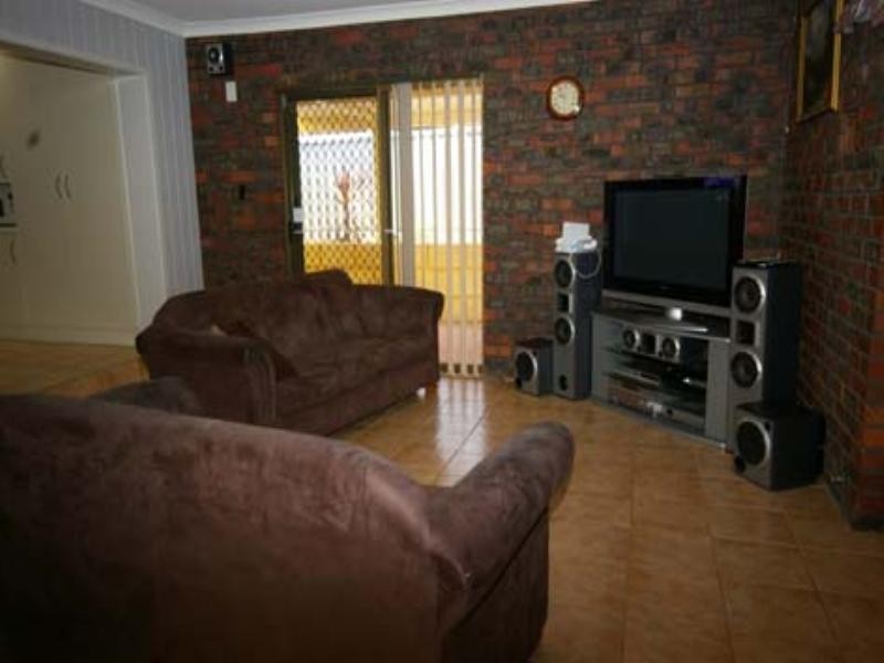 8 Binstead Court, Koondoola WA 6064