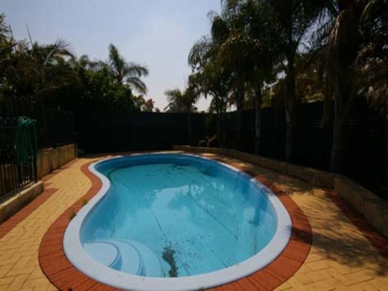 8 Binstead Court, Koondoola WA 6064