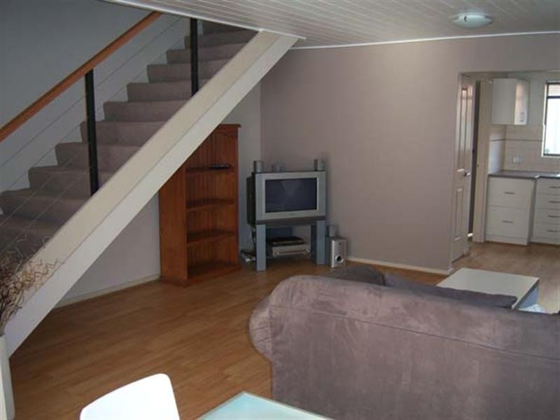 2/12 Raymond Street, Yokine WA 6060