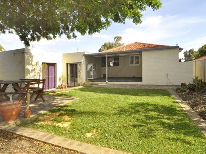 37 Tendring Way, Girrawheen WA 6064