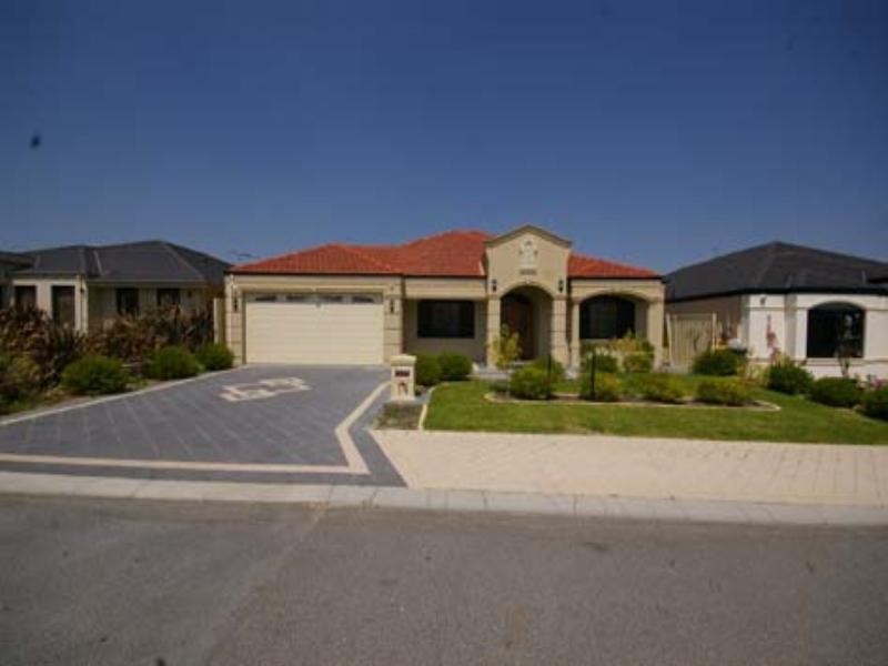 14 Hursthill Street, Madeley WA 6065