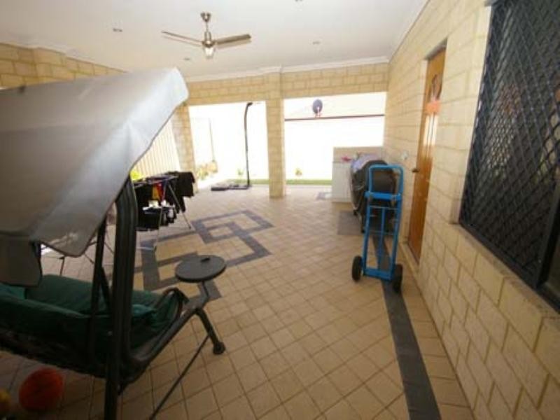 14 Hursthill Street, Madeley WA 6065