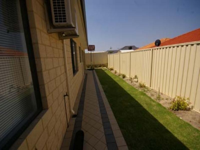 14 Hursthill Street, Madeley WA 6065