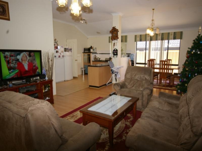 49 Evandale Road, Darch WA 6065