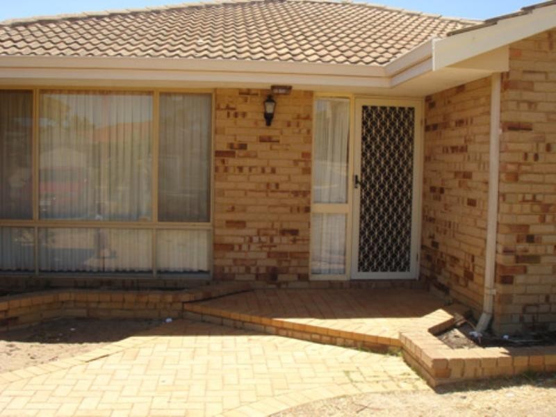 16 Jefferson Drive, Marangaroo WA 6064