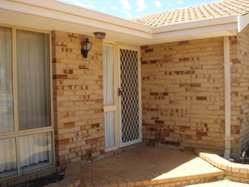 16 Jefferson Drive, Marangaroo WA 6064