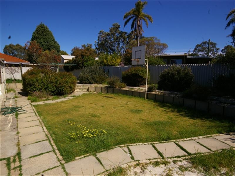 7 Yeaman Court, Koondoola WA 6064