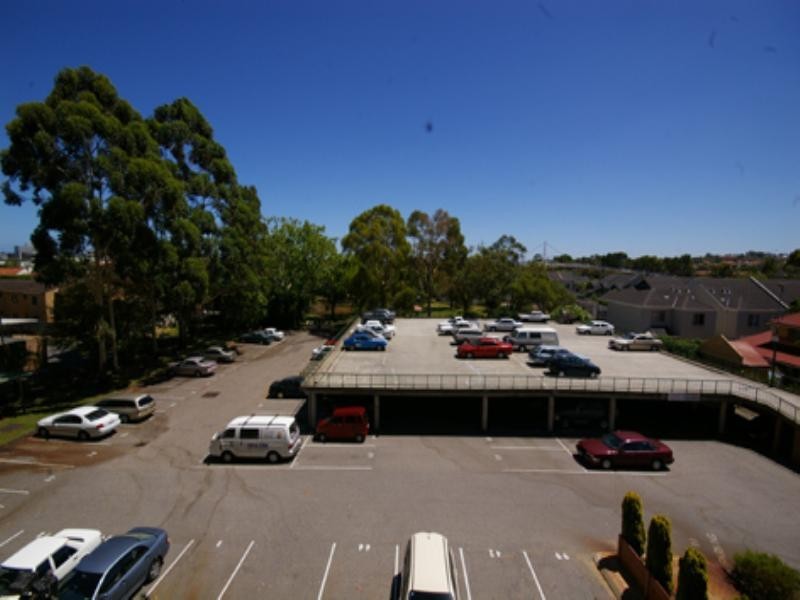 34/16 Leeder Street, Glendalough WA 6016