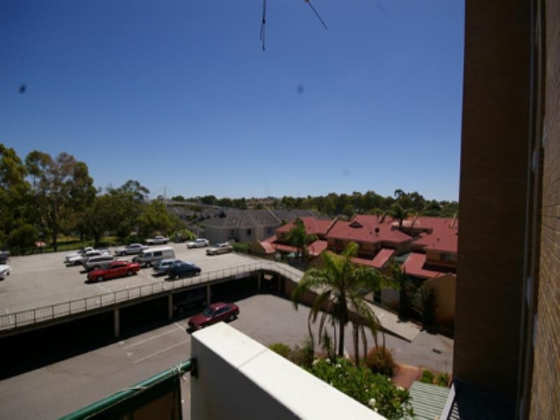 34/16 Leeder Street, Glendalough WA 6016