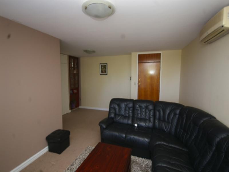 34/16 Leeder Street, Glendalough WA 6016