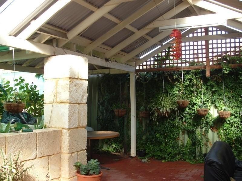 18 Flinders Street, Yokine WA 6060